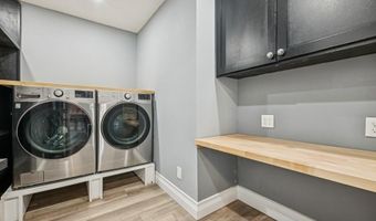 46 Purdy Ln, Amityville, NY 11795