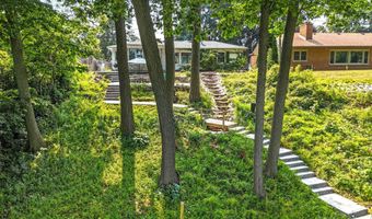 2323 PALISADES Dr, Appleton, WI 54915
