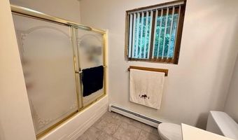 7428 Hough Rd, Almont, MI 48003