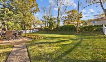 114 Breezeview Dr, Ballwin, MO 63021