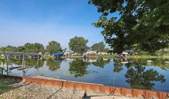 38410 N Lakeside Pl, Antioch, IL 60002