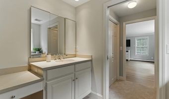 68 Perry Rd, Bedford, NH 03110