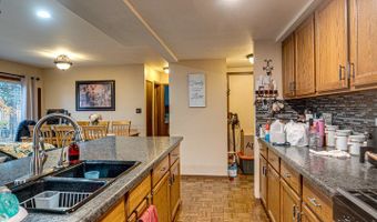 1715 Riverwood Dr, Algonquin, IL 60102