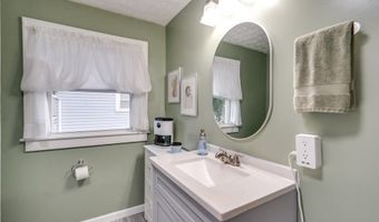 77 Devonshire Dr, Akron, OH 44312