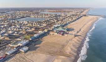 8 Whaler Ave, Barnegat, NJ 08005