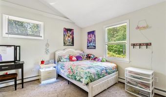 41 Dexter Rock Rd, Lincoln, RI 02865