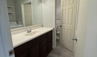 1253 Island Dr 102, Ann Arbor, MI 48105