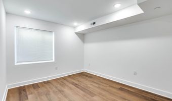921 EDGLEY St, Philadelphia, PA 19122