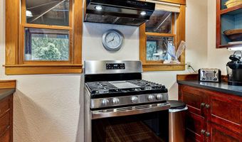 2245 Colestin Rd, Ashland, OR 97520