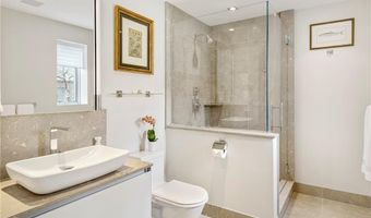 111 Harrison Ave A18, Newport, RI 02840