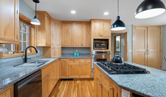 43 Darling Parke Dr, Bangor, ME 04401