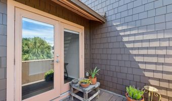 2058 BEACH Ave, Atlantic Beach, FL 32233