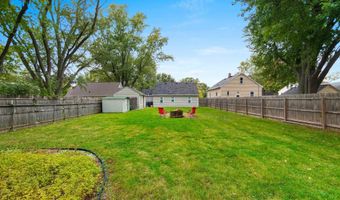 1425 CLARK St, Allouez, WI 54301