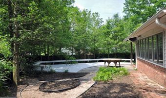 7024 RICHARD Dr, Bethesda, MD 20817