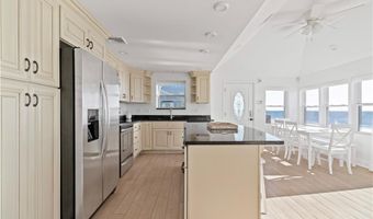8 Belaire Mnr, Old Saybrook, CT 06475
