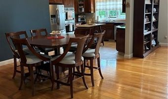 32 Sweet Pea Dr, Cranston, RI 02920