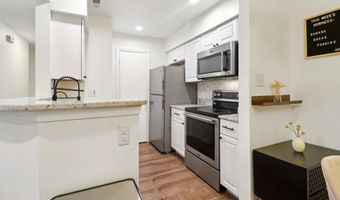 6911 VICTORIA Dr E, Alexandria, VA 22310