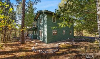 9734 Moore Dr, Cascade, ID 83611