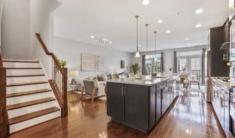 44713 PLYMPTON Sq, Ashburn, VA 20147