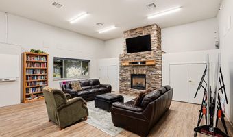 147 Ironwood Dr, Blanchard, ID 83804