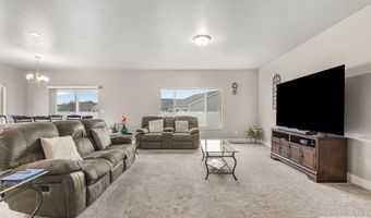 408 N Curlew Dr, Ammon, ID 83406