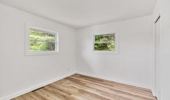 21 Moonlight Dr, Barre, VT 05641
