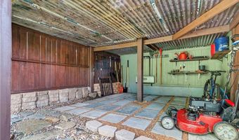 18224 153rd St, Basehor, KS 66007