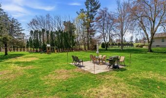 230 School St, Lincoln, RI 02865