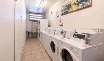1911 Kalakaua Ave #406, Honolulu, HI 96815