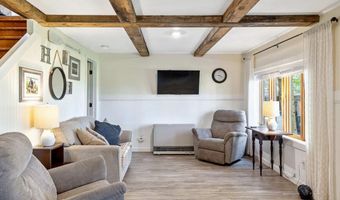 81 Mud Pt S, Alburgh, VT 05440