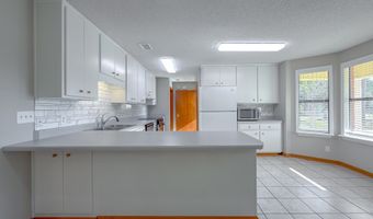 112 River Oaks Dr, Bainbridge, GA 39819