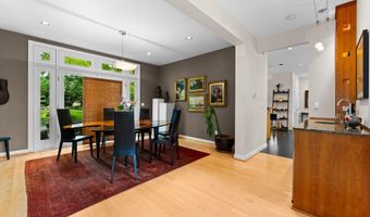 2529 Thornapple Dr, Ann Arbor, MI 48103