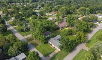 702 9th St, Barling, AR 72923