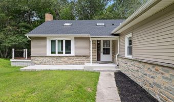 11 Potomac Ln, Albrightsville, PA 18210