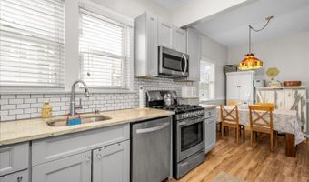 18 Ellice St, Bayonne, NJ 07035