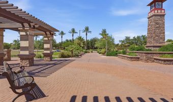 525 W HARMONY Pl, Chandler, AZ 85248