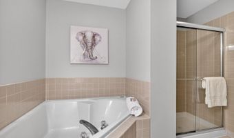33 Four Oaks Rd, Bedminster, NJ 07921