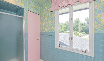 191 Parkview Dr, Aurora, OH 44202