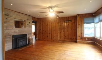 256 E Maple Ave, Alderson, WV 24910