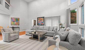 284 Park Ave, Oakhurst, NJ 07755