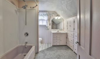 42 Main St, Brookline, NH 03033