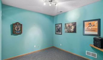 13122 Evermoor Pkwy, Apple Valley, MN 55124