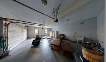 136 Lock Ln, Alum Creek, WV 25003