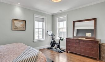 284 Bunker Hill St 4, Boston, MA 02129