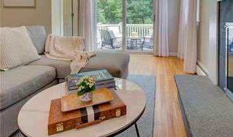 22 Pine Top Rd, Barrington, RI 02806