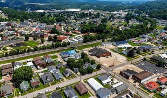743 Lee St, Barboursville, WV 25504