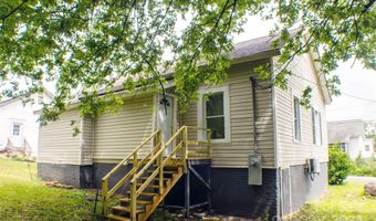 10 Hampton St, Great Falls, SC 29055