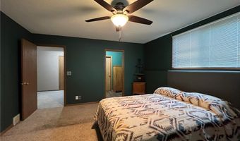 1123 Glades Dr, Altoona, WI 54720