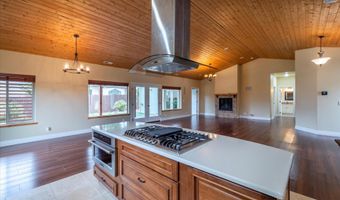 880 ROGERS Pl, Bandon, OR 97411