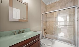 9715 SINGLETON Dr, Bethesda, MD 20817